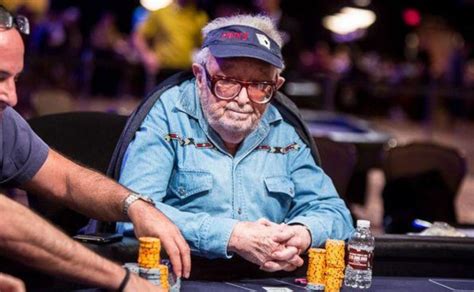 A 96 Anos O Homem Poker