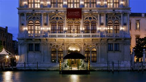 Casino Host Palacio Veneziano
