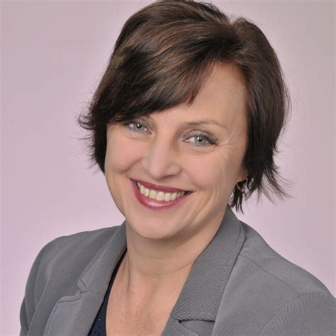 Dr  Regina Slotta