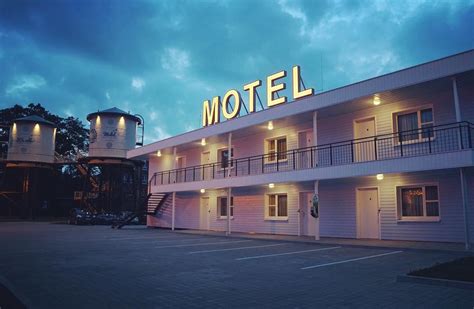 Emily S Motel E Casino