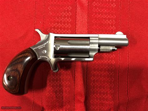 Naa  22 Magnum Mini Revolver De Blackjack