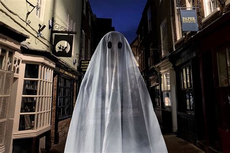 The Ghost Walks Brabet