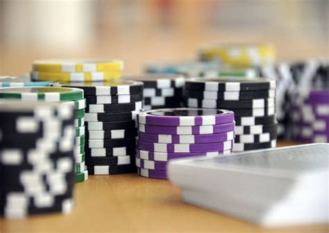 Zumbis En Estado Puro Con Poker